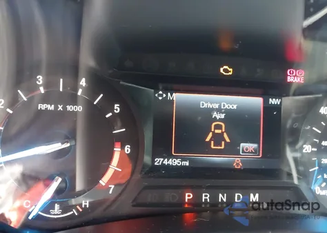 2016 Ford Expedition Xlt z USA, uszkodzony, nr VIN 1FMJU1HT9GEF42641